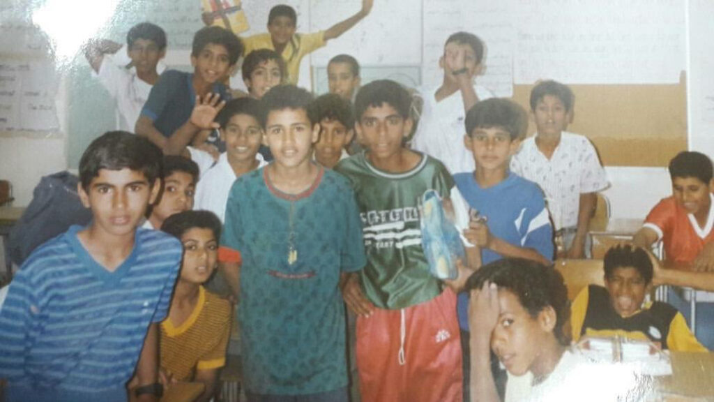 طلاب مدرسة شهركان الإبتدائية