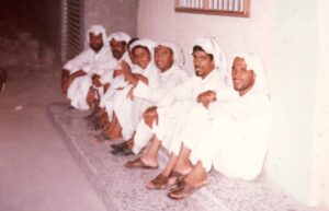 مجموعة من أهالي القرية