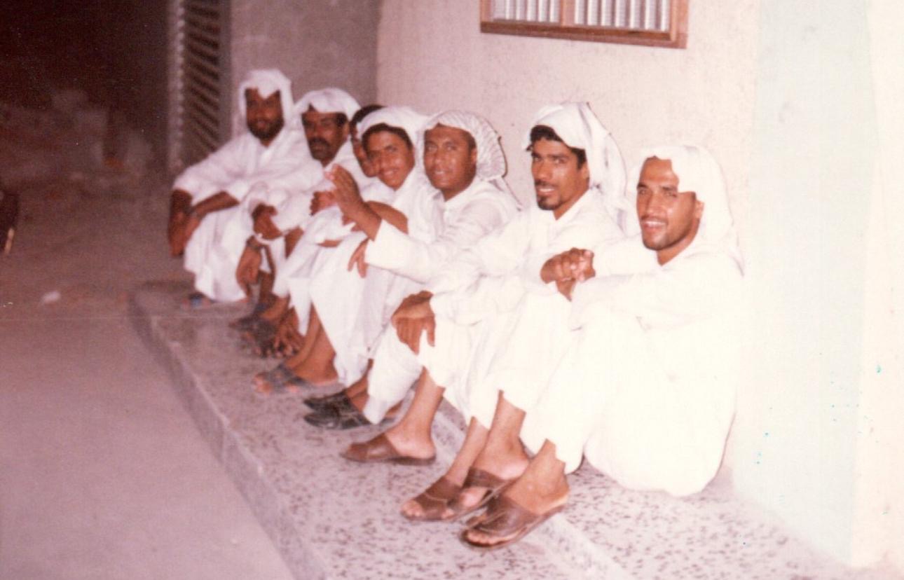 مجموعة من أهالي القرية